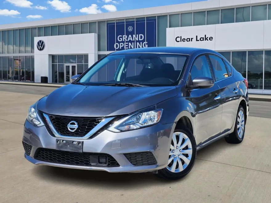 2019 Nissan Sentra S photo 1