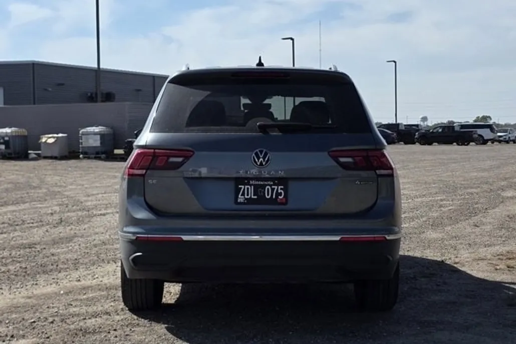 2024 Volkswagen Tiguan SE Wolfsburg Edition photo 1