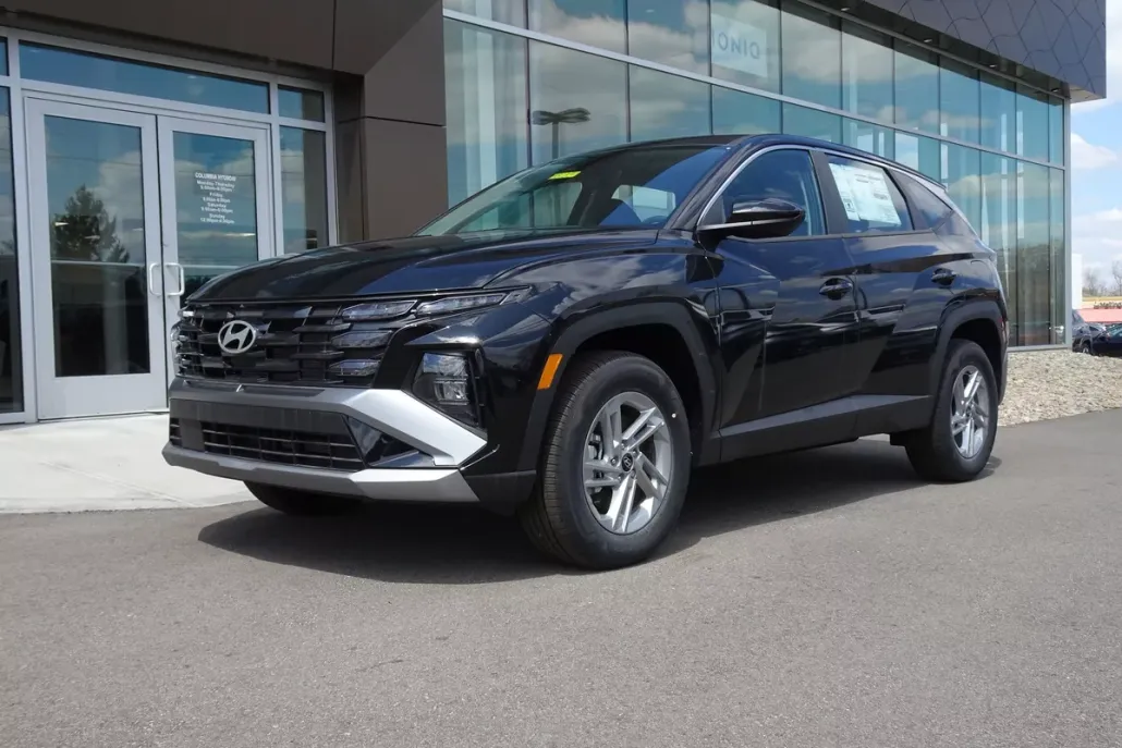 2025 Hyundai Tucson SE photo 1