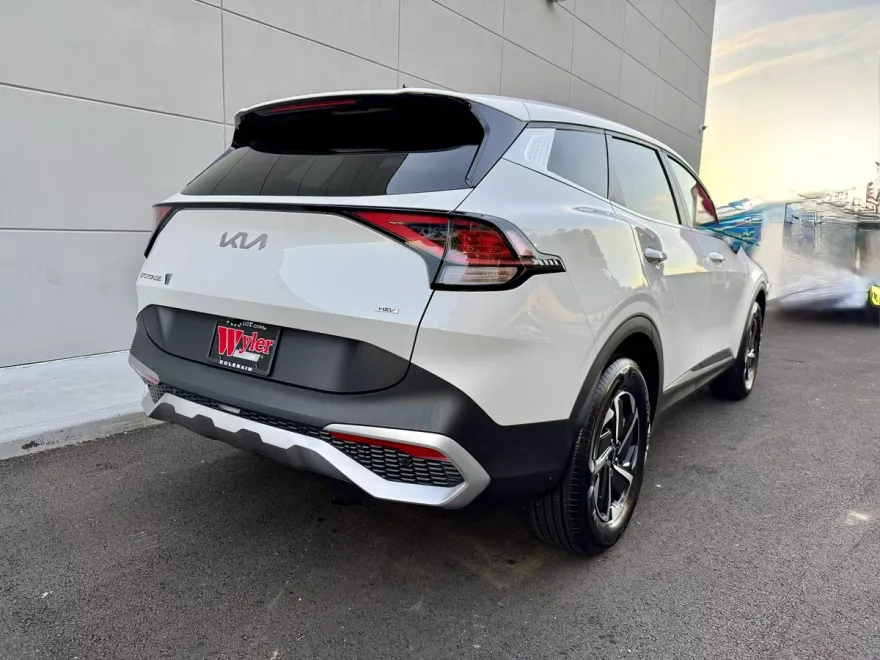 2023 Kia Sportage Hybrid LX photo 1