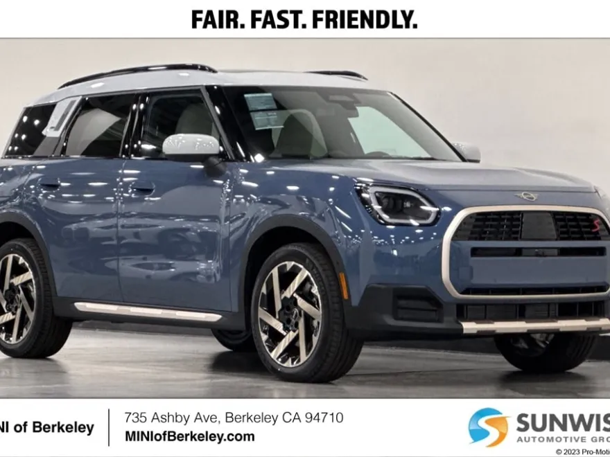 2025 Mini Countryman Iconic photo 1