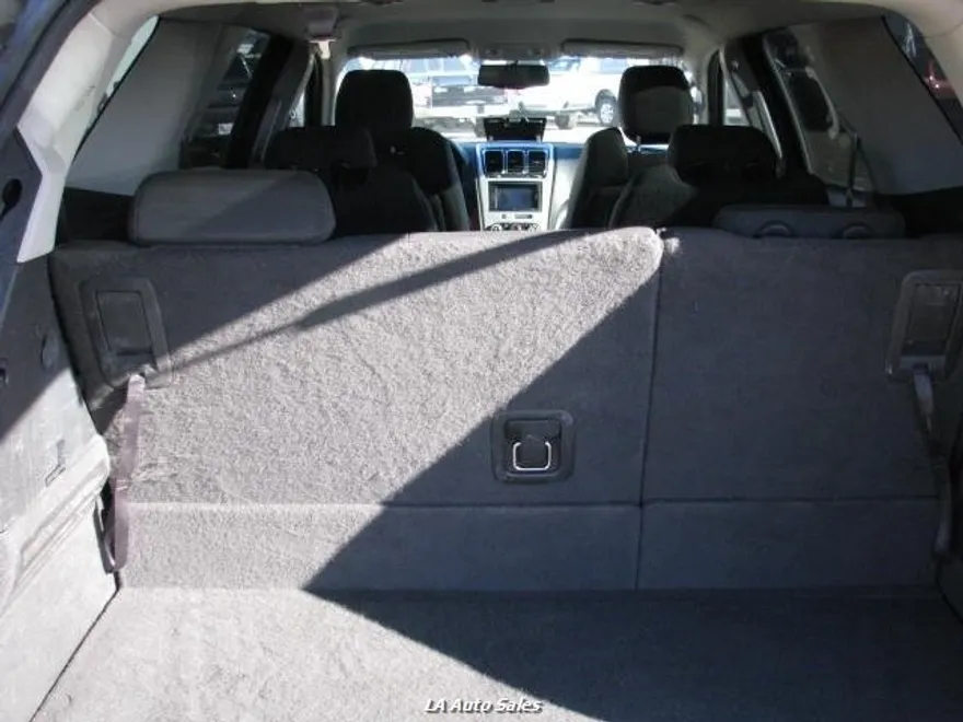 2011 Gmc Acadia SLE photo 9