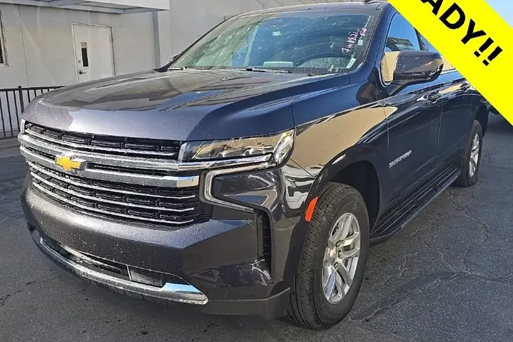 2024 Chevrolet Suburban LT photo 1