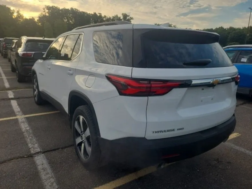 2023 Chevrolet Traverse Leather photo 1