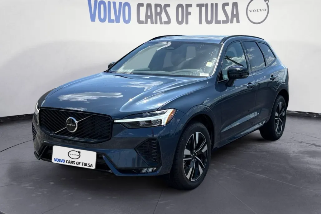 2026 Volvo XC60 B5 Core photo 1
