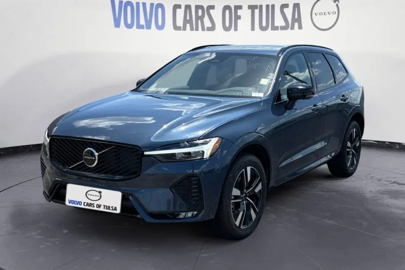 2026 Volvo XC60 B5 Core photo 1