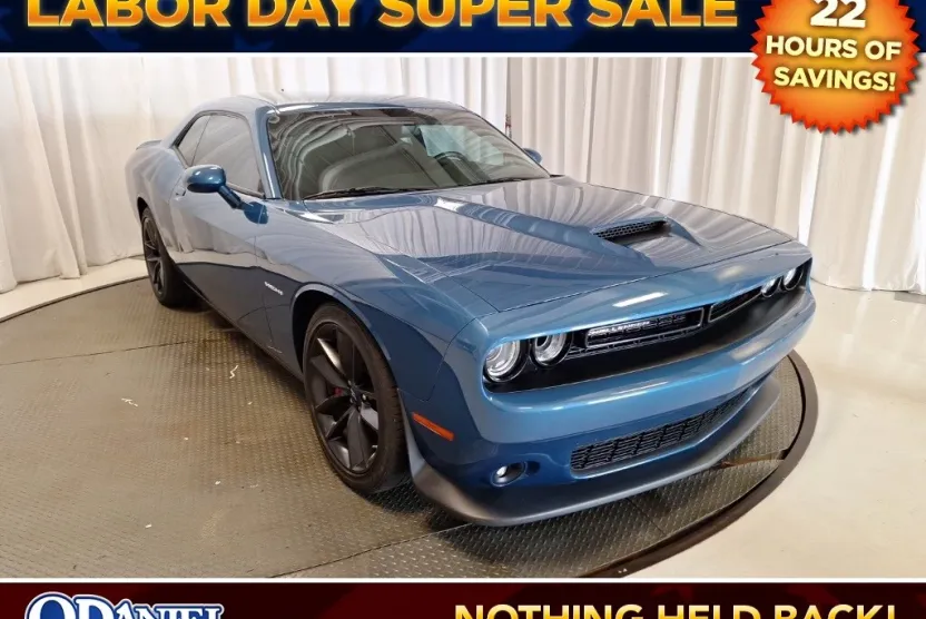 2022 Dodge Challenger R/T photo 1