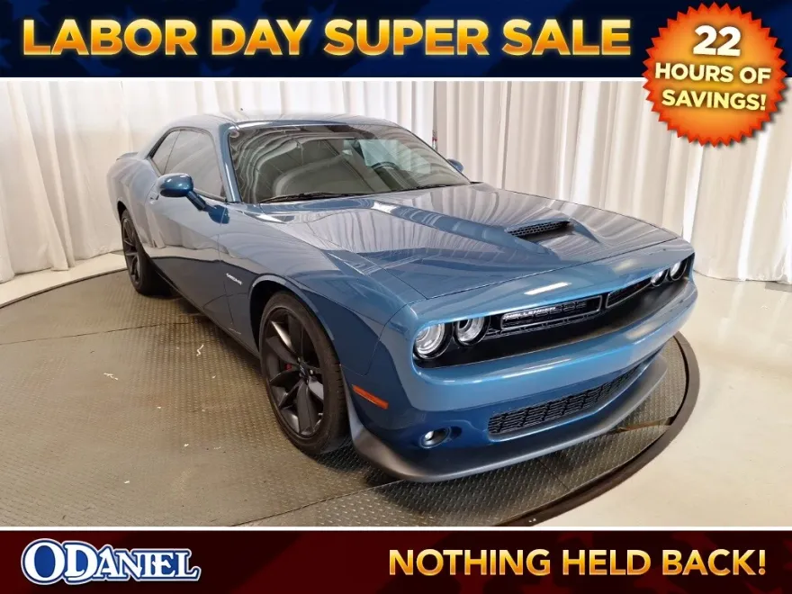 2022 Dodge Challenger R/T photo 1