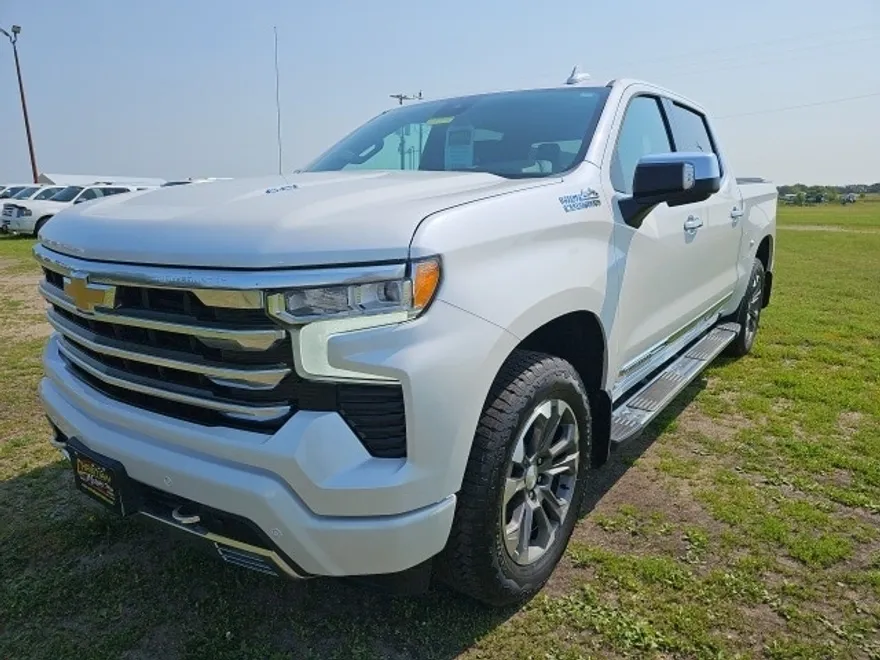 2023 Chevrolet Silverado 1500 High Country photo 1