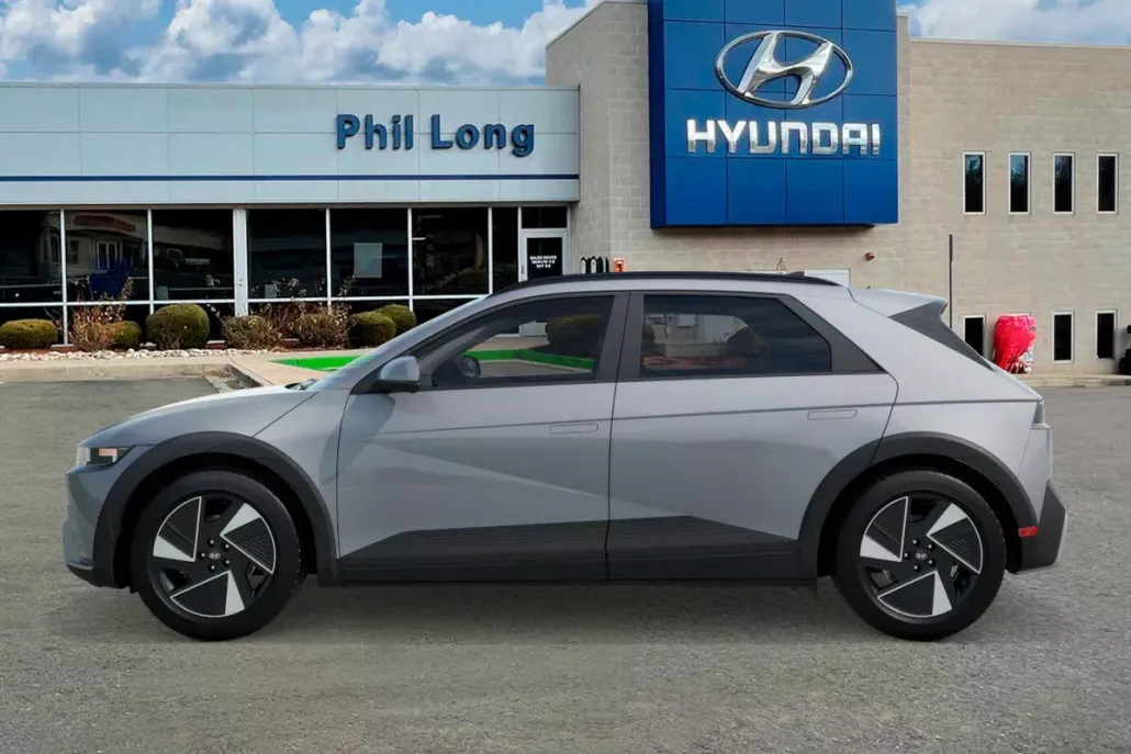 2025 Hyundai Ioniq 5 SEL photo 1