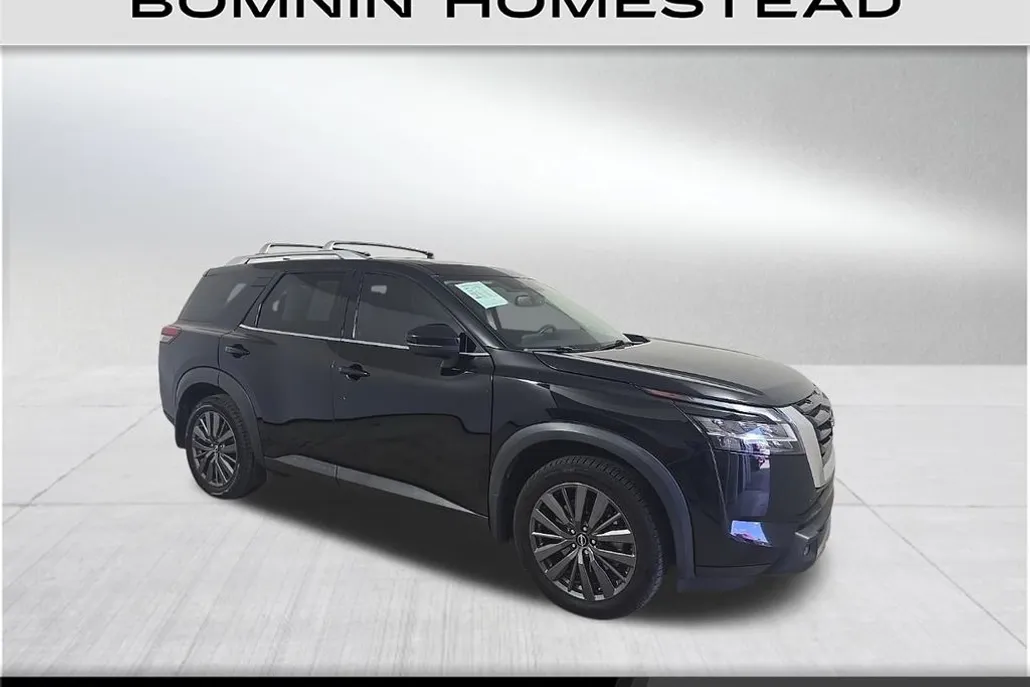2022 Nissan Pathfinder SL photo 1