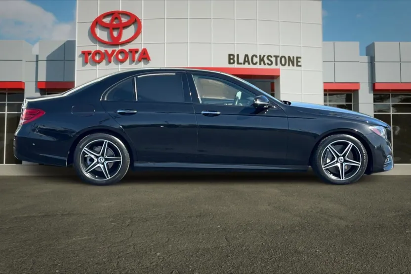 2019 Mercedes Benz E 300 photo 1