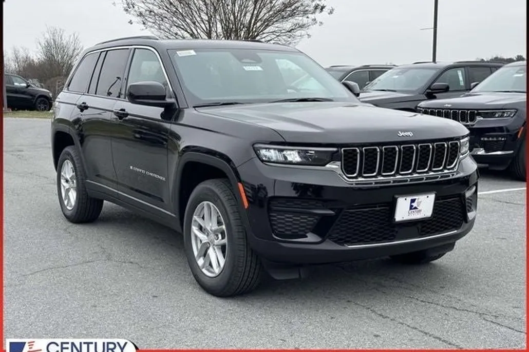 2025 Jeep Grand Cherokee Laredo photo 1