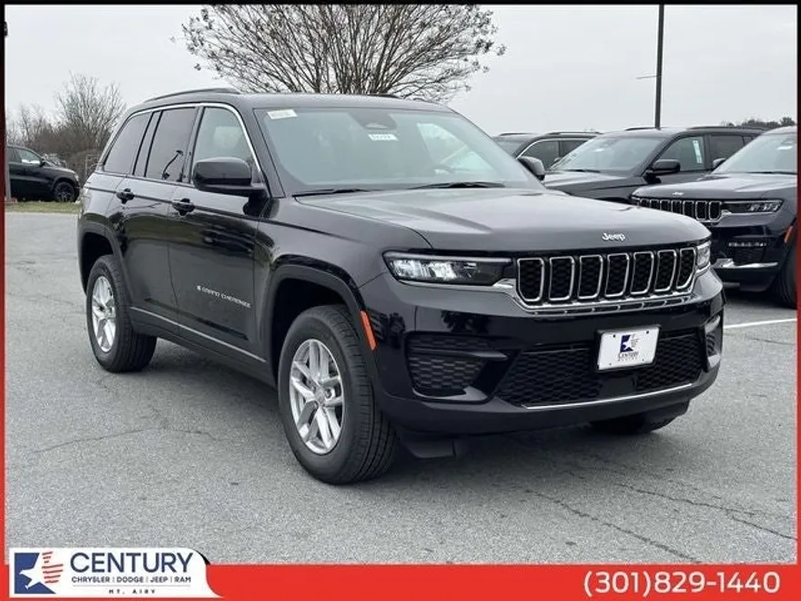 2025 Jeep Grand Cherokee Laredo photo 1