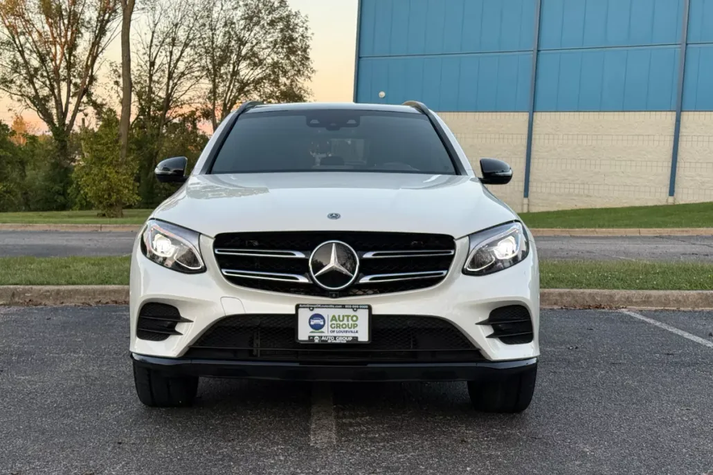 2018 Mercedes Benz GLC 300 4MATIC photo 1