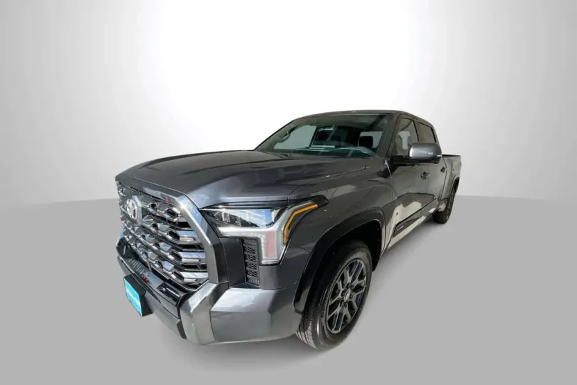 2025 Toyota Tundra Platinum CrewMax photo 1