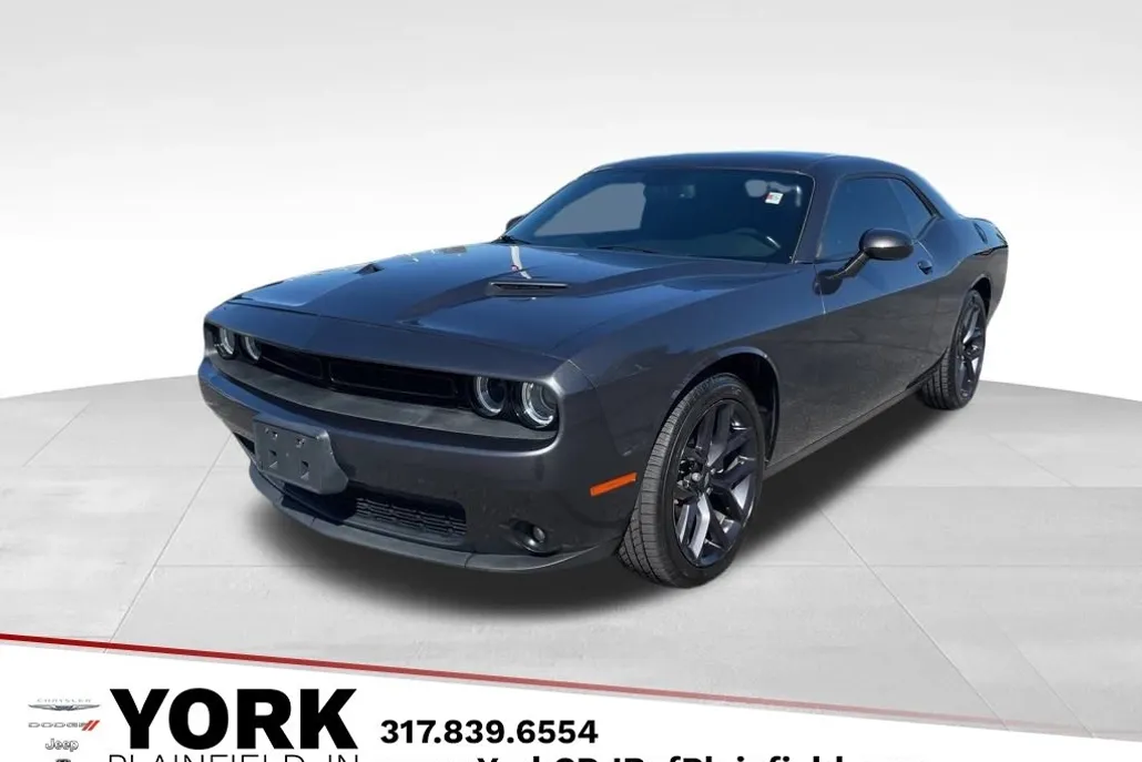 2021 Dodge Challenger SXT photo 1