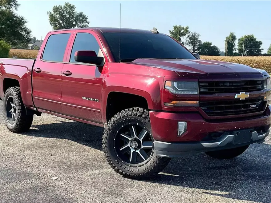 2016 Chevrolet Silverado 1500 LT photo 1
