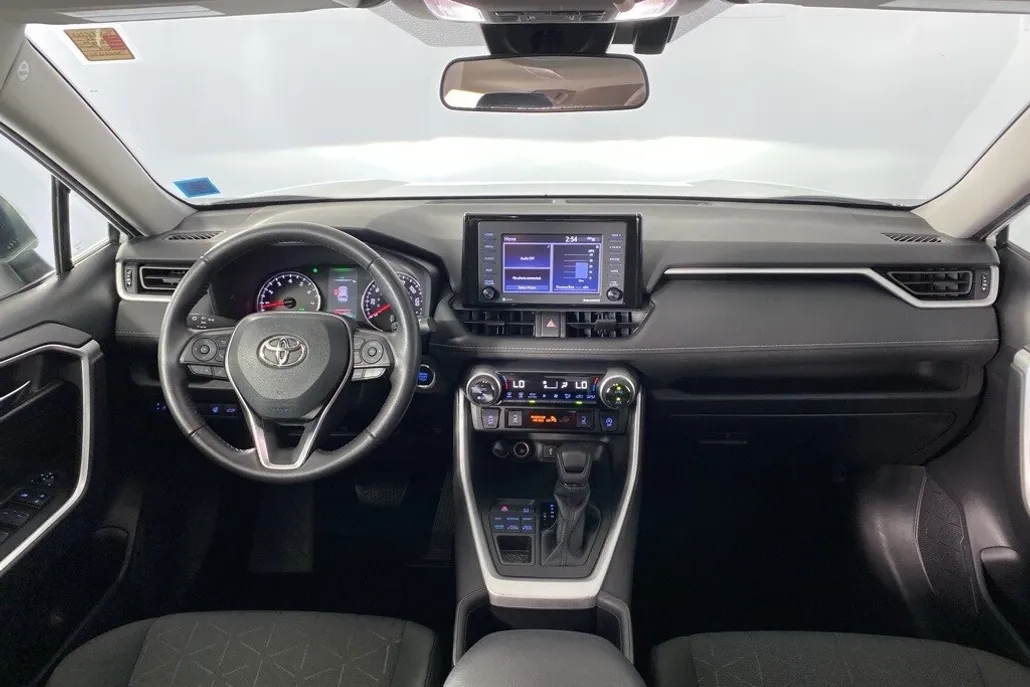 2022 Toyota RAV4 XLE photo 1