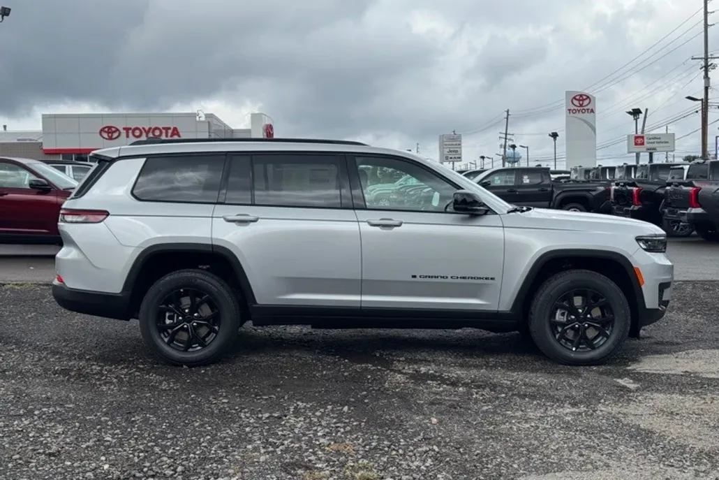 2025 Jeep Grand Cherokee Altitude X photo 1