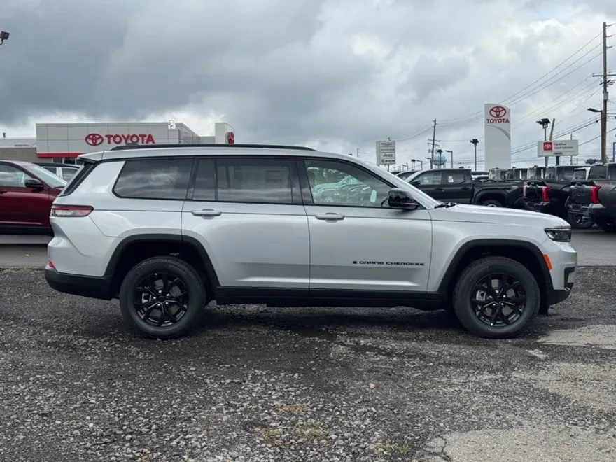 2025 Jeep Grand Cherokee Altitude X photo 1