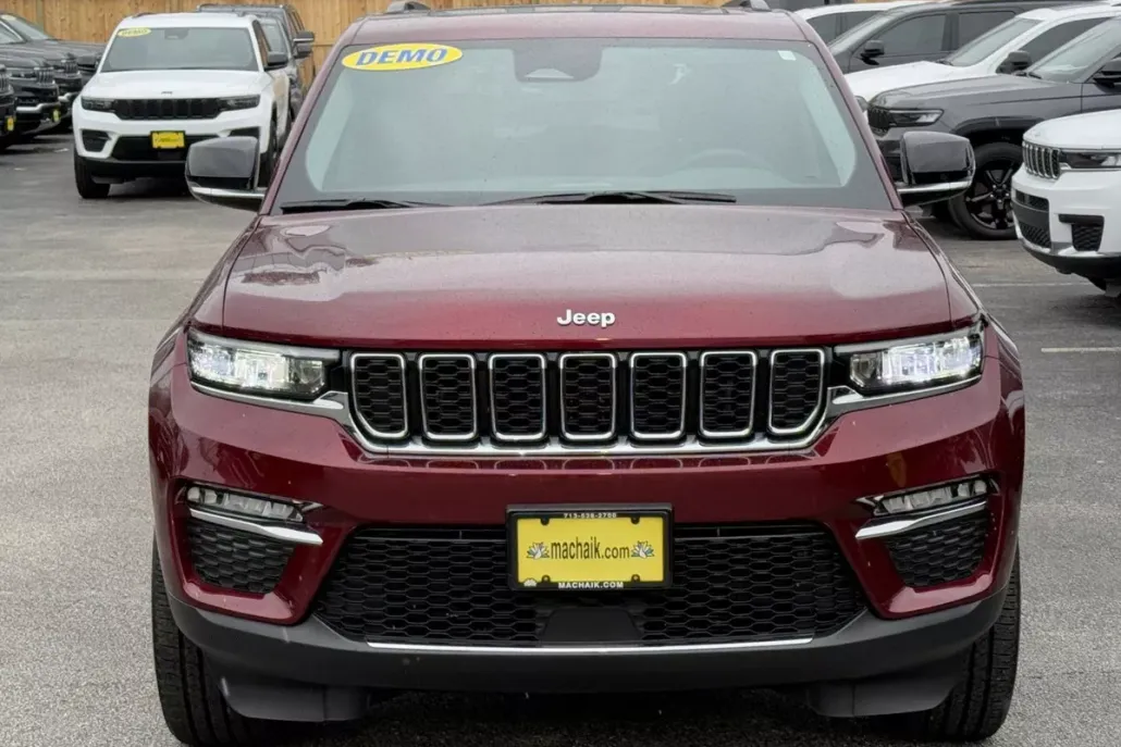 2024 Jeep Cherokee photo 1