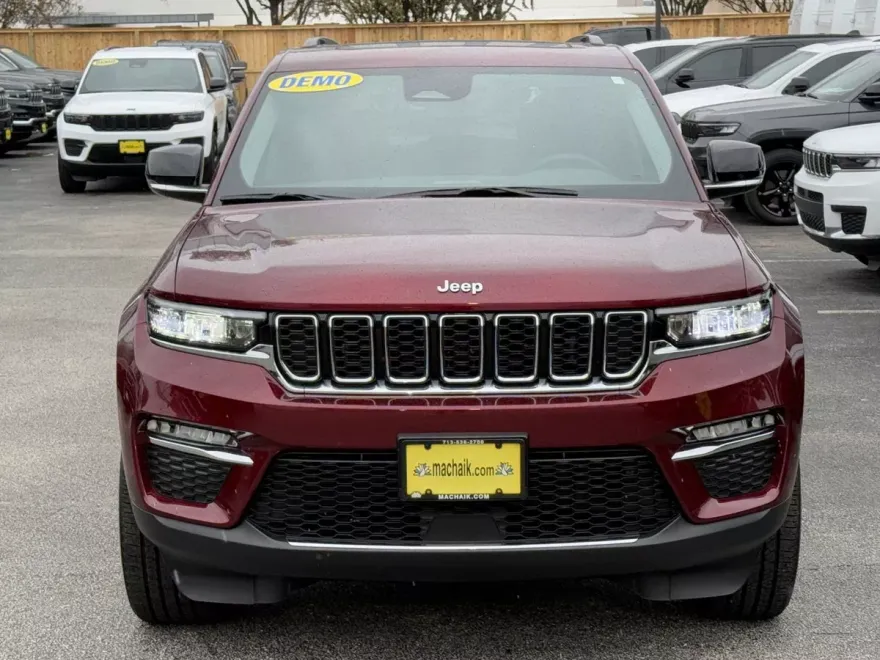 2024 Jeep Cherokee photo 1