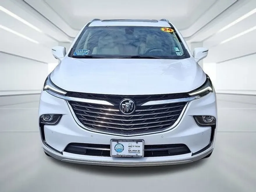 2024 Buick Enclave Essence photo 1