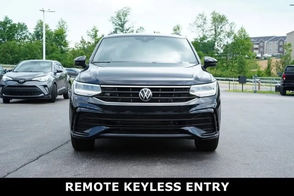 2024 Volkswagen Tiguan SE R-Line Black photo 1