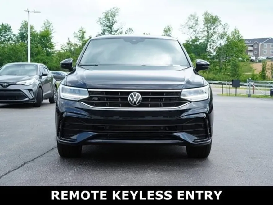 2024 Volkswagen Tiguan SE R-Line Black photo 1