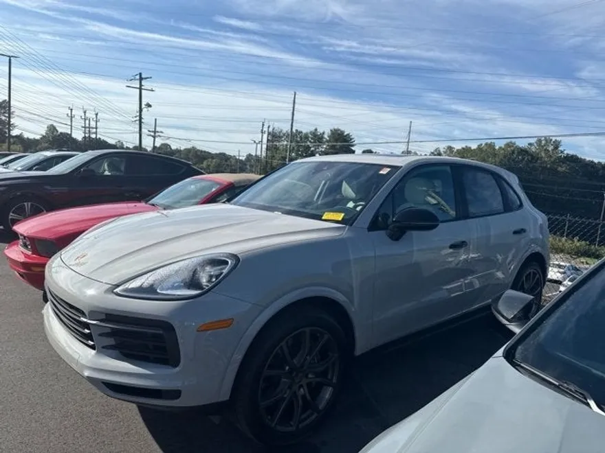 2022 Porsche Cayenne Platinum Edition photo 1