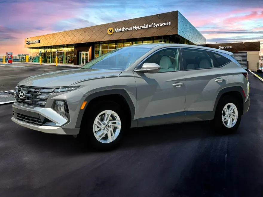 2025 Hyundai Tucson SE photo 1