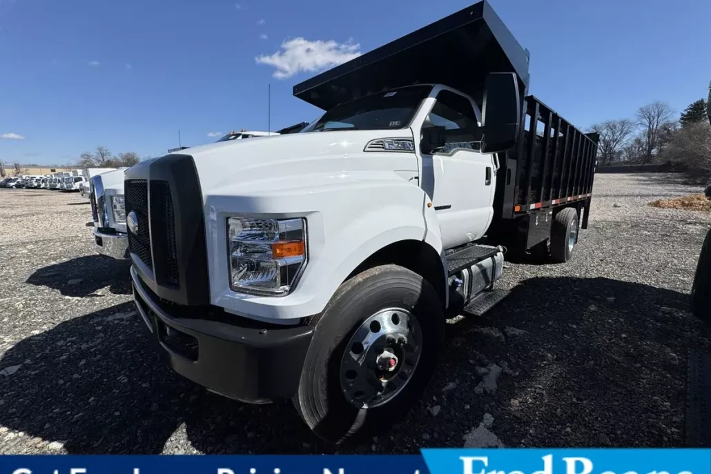 2025 Ford F-750 Base Regular Cab photo 1