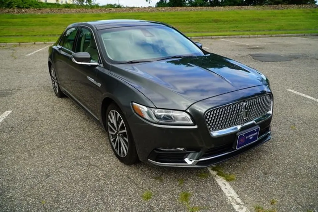 2019 Lincoln Continental Select photo 1