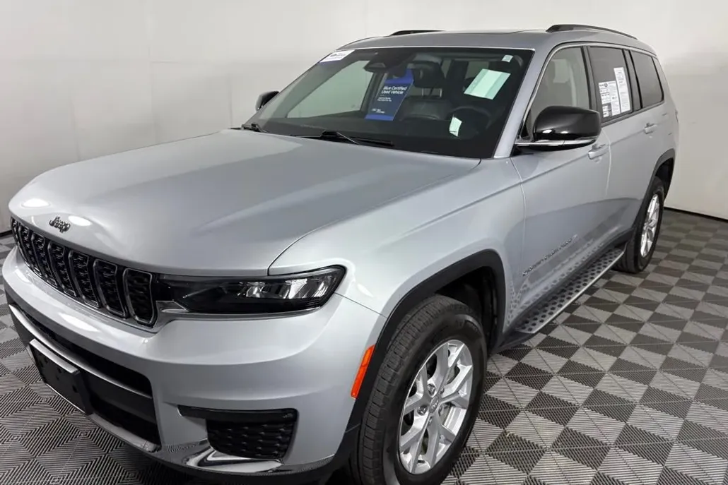 2023 Jeep Grand Cherokee Limited photo 1