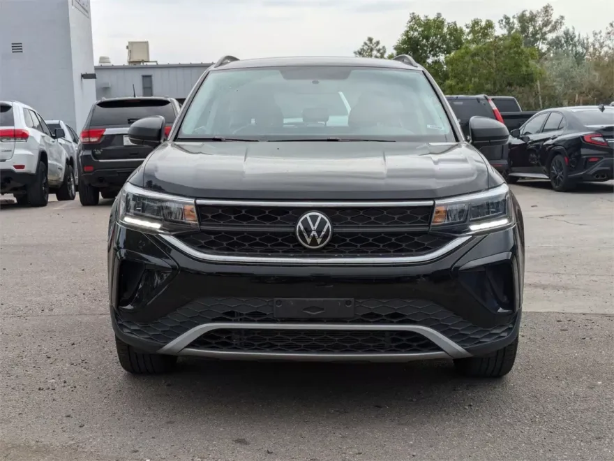 2022 Volkswagen Taos S photo 1