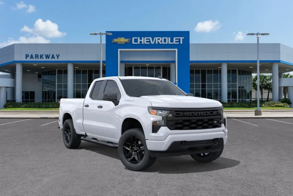 2025 Chevrolet Silverado 1500 Custom photo 1