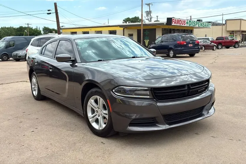 2018 Dodge Charger SXT photo 1