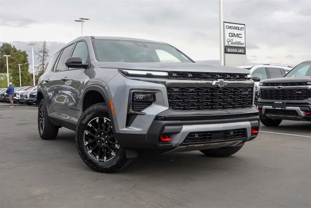 2026 Chevrolet Traverse Z71 photo 1