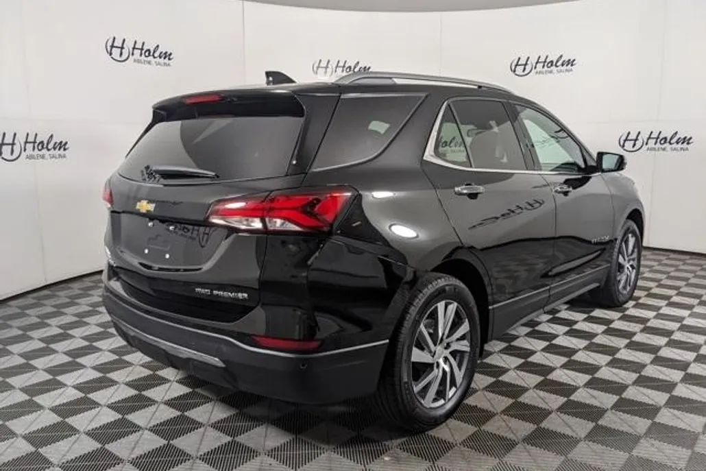 2024 Chevrolet Equinox Premier photo 1