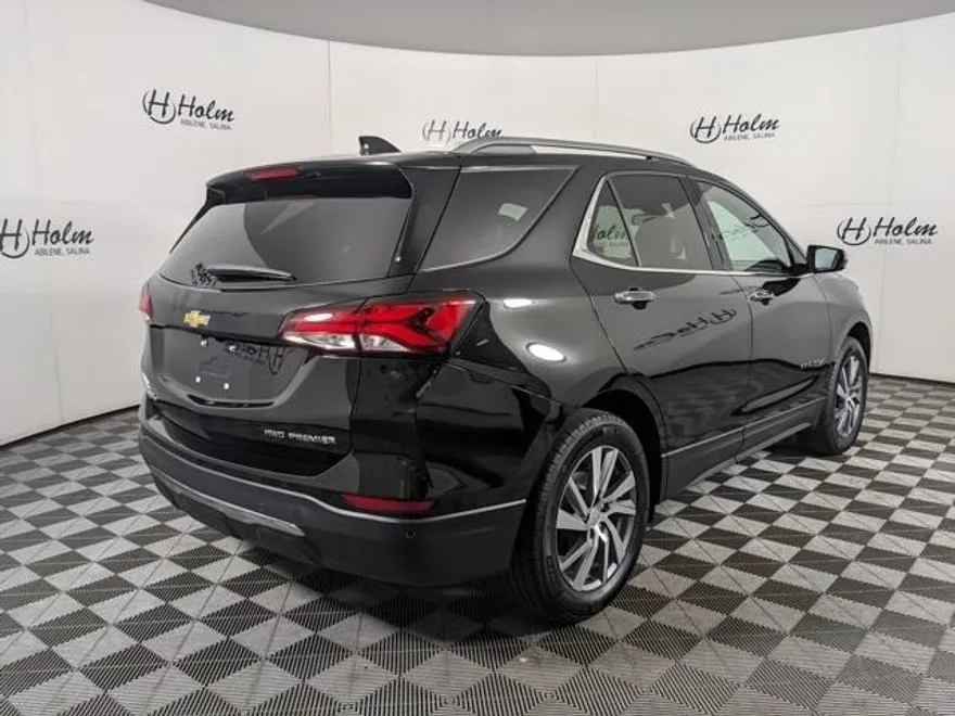 2024 Chevrolet Equinox Premier photo 1
