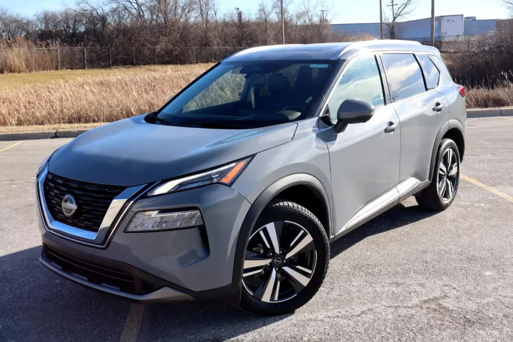 2023 Nissan Rogue SL photo 1