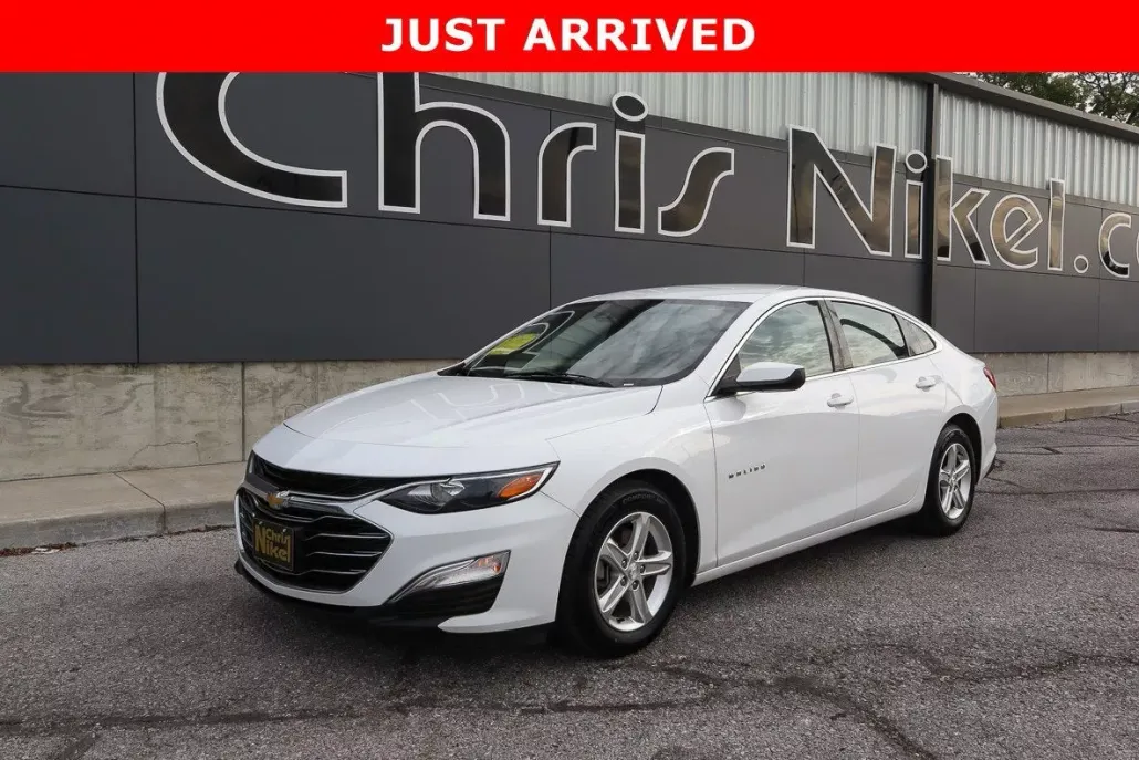 2020 Chevrolet Malibu LS photo 1