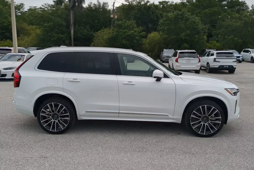 2026 Volvo XC90 B5 Plus photo 1