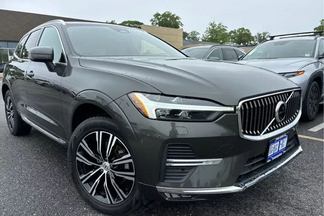 2022 Volvo XC60 B5 Inscription photo 1