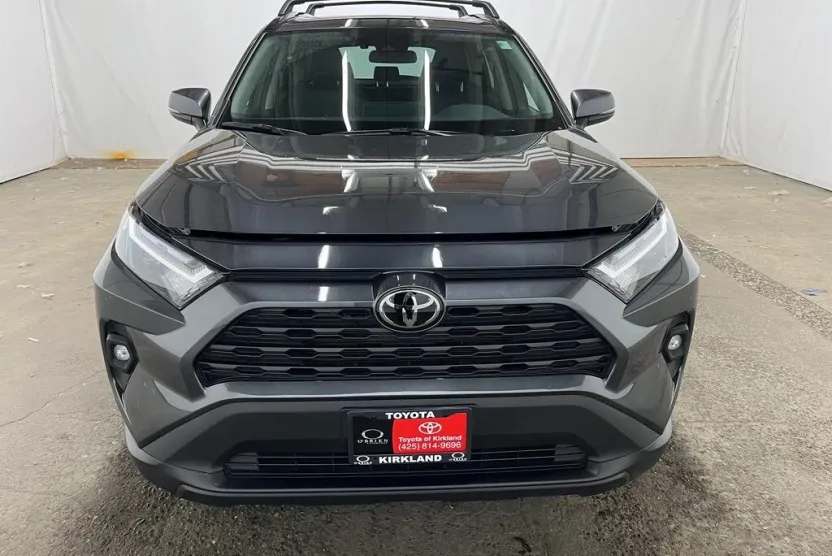 2024 Toyota RAV4 XLE Premium photo 1