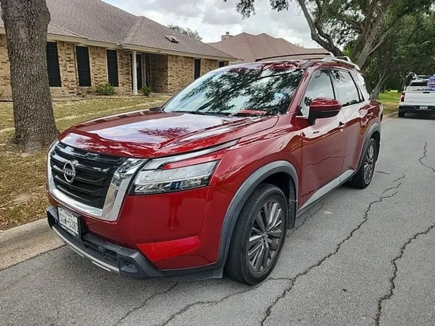 2023 Nissan Pathfinder SL photo 1
