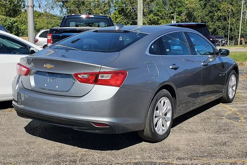 2024 Chevrolet Malibu 1LT photo 1