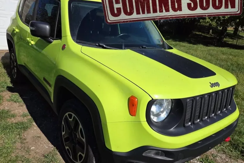 2017 Jeep Renegade Trailhawk photo 1