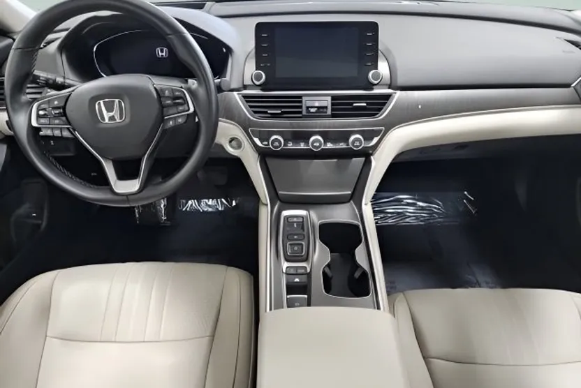 2019 Honda Accord Hybrid Touring photo 1